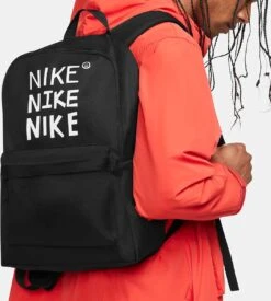 Nike Heritage Rugzak Unisex 18 Nike Heritage Rugzak Unisex -Reisbagage Winkel 1078x1200 2