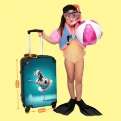 NoBoringSuitcases.com® Koffer Groot - Koe - Ballet - Portret - Blauw - Dieren - Trolley Koffer Met TSA-slot - Met Wielen - 90 Liter - Reiskoffer - 66 Cm -Reisbagage Winkel 1200x1200 1134