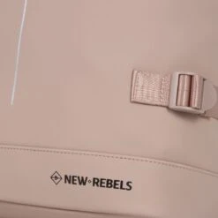 New Rebels® William - Rugtas - Roze - Waterafstotend - Roll-top - 15.615141312108 - 16L - 29x13x45cm - Rugzak / Backpack -Reisbagage Winkel 1200x1200 1788