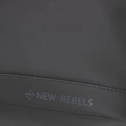 New Rebels® Daley - Rugtas - Zwart - Waterbestendig - 87 - 13L - 25x13x40cm - Rugzak / Backpack -Reisbagage Winkel 1200x1200 2093