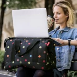 Reisenthel Allrounder M Reistas Sporttas - Maat M - 18L - Dots Zwart -Reisbagage Winkel 1200x1200 2193