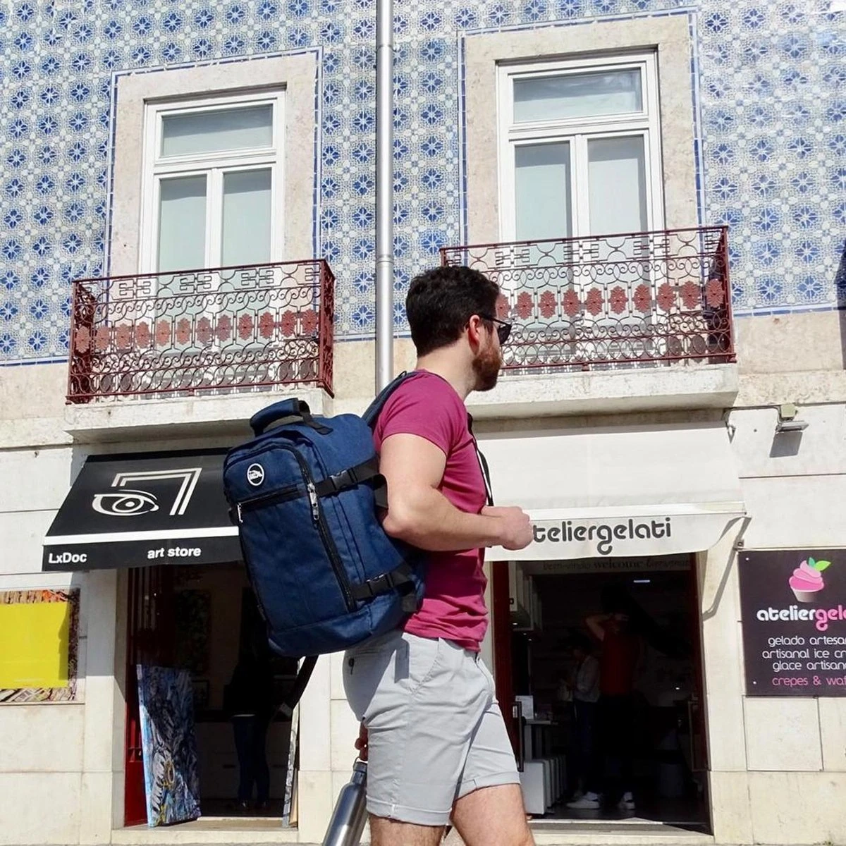 CabinMax Metz Reistas – Handbagage 20L – Rugzak – Schooltas - 40x25x20 Cm – Compact Backpack – Lichtgewicht – Oxide Rood 15 CabinMax Metz Reistas – Handbagage 20L – Rugzak – Schooltas - 40x25x20 Cm – Compact Backpack – Lichtgewicht – Oxide Rood - Afbeelding 13