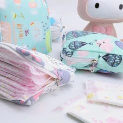 Maandverband Tasje - Make-up Tasje - Handig Opberg Tasje - Dames - Beige Plant 21 Maandverband Tasje - Make-up Tasje - Handig Opberg Tasje - Dames - Beige Plant -Reisbagage Winkel 1200x1200 2617