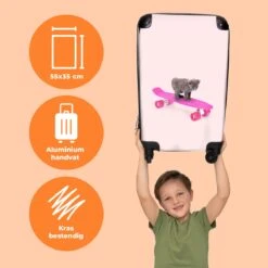 NoBoringSuitcases.com® Kinderkoffer - Handbagage Kinderen - Kitten - Skateboard - Roze - Meisjes - Kinderen - Trollet Op Wieltjes - Past Binnen 55x40x20 Cm En 55x35x25 Cm - Koffer Meisje -Reisbagage Winkel 1200x1200 610