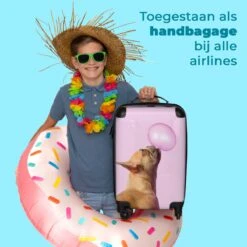 NoBoringSuitcases.com® Kinderkoffer - Hond - Dieren - Kauwgom - Roze - Kinderen - Trolley Kinderen - Past Binnen 55x40x20 Cm En 55x35x25 Cm - Reiskoffer Met Wielen - Koffertje -Reisbagage Winkel 1200x1200 748
