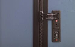 AttitudeZ Azur Reiskoffer Medium Blauw 67cm - TSA-slot -Reisbagage Winkel 1200x763 2