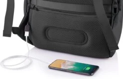 XD Design Bobby Soft - Anti-Diefstal Rugzak 16 Liter - Zwart -Reisbagage Winkel 1200x776 5