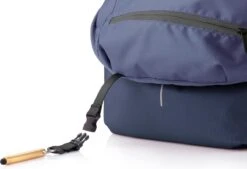 XD Design Bobby Soft - Anti-Diefstal Rugzak 16 Liter - Navy -Reisbagage Winkel 1200x821 3