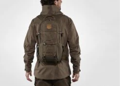 Fjallraven Fjällräven Lappland Hike 15 Liter - Dark Olive -Reisbagage Winkel 1200x867 3