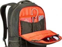 Thule Subterra 30L - Laptop Rugzak 15.6 Inch - Dark Forest -Reisbagage Winkel 1200x909 2