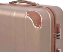 VidaXL Harde Rolkoffer Set Champagnekleurig 4-dlg -Reisbagage Winkel 1200x995 2