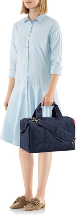 Reisenthel Allrounder M Reistas Sporttas - 18L - Rhombus Midnight Gold Blauw -Reisbagage Winkel 429x1200 3