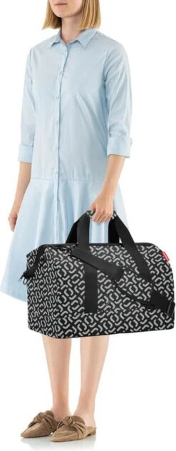 Reisenthel Allrounder L Reistas Sporttas - 30L - Signature Black Zwart -Reisbagage Winkel 469x1200 4