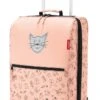Reisenthel Trolley XS Kids Reiskoffer Kind - Maat XS - 12L - Cats&Dogs Rose Roze 1 Reisenthel Trolley XS Kids Reiskoffer Kind - Maat XS - 12L - Cats&Dogs Rose Roze -Reisbagage Winkel 705x1200