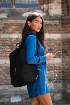 XD Design Bobby Soft - Anti-Diefstal Rugzak 16 Liter - Zwart -Reisbagage Winkel 801x1200 35