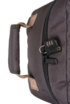 CabinZero Classic 28L Ultra Light Bag Black Sand -Reisbagage Winkel 808x1200 15