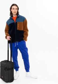 Eastpak TRANVERZ XXS Reiskoffer, Handbagage (45 X 32 X 20 Cm) - Black 21 Eastpak TRANVERZ XXS Reiskoffer, Handbagage (45 X 32 X 20 Cm) - Black -Reisbagage Winkel 830x1200