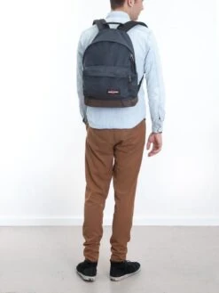 Eastpak WYOMING Rugzak, 24 Liter - Sunday Grey 36 Eastpak WYOMING Rugzak, 24 Liter - Sunday Grey -Reisbagage Winkel 900x1200 42