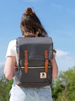 SENNA Rugzak – 15,6 Inch Laptop Rugtas - 30L – USB Oplaadstation - Waterafstotend - Grijs -Reisbagage Winkel 901x1200 4