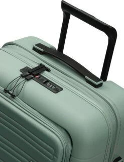 American Tourister Reiskoffer Met Laptopvak - Novastream Spinner 55/20 Tsa (Handbagage) Nomad Green 20 American Tourister Reiskoffer Met Laptopvak - Novastream Spinner 55/20 Tsa (Handbagage) Nomad Green -Reisbagage Winkel 920x1200