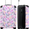 NoBoringSuitcases.com® Koffer - Eenhoorn - Meisje - Patroon - Hartje - Past Binnen 55x40x20 Cm En 55x35x25 Cm - Handbagage - Trolley - Fotokoffer - Cabin Size - Print 2 NoBoringSuitcases.com® Koffer - Eenhoorn - Meisje - Patroon - Hartje - Past Binnen 55x40x20 Cm En 55x35x25 Cm - Handbagage - Trolley - Fotokoffer - Cabin Size - Print -Reisbagage Winkel 978x1200