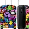 NoBoringSuitcases.com® Koffer - Monster - Bloemen - Regenboog - Design - Grappig - Past Binnen 55x40x20 Cm En 55x35x25 Cm - Handbagage - Trolley - Fotokoffer - Cabin Size - Print 2 NoBoringSuitcases.com® Koffer - Monster - Bloemen - Regenboog - Design - Grappig - Past Binnen 55x40x20 Cm En 55x35x25 Cm - Handbagage - Trolley - Fotokoffer - Cabin Size - Print -Reisbagage Winkel 978x1200 3